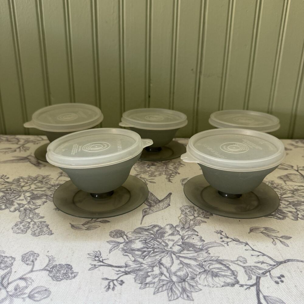 Vintage Tupperware Dessert Custard Pudding Parfait Cups w Lids Set Of 5